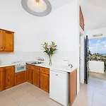 Tavros 3* Polis