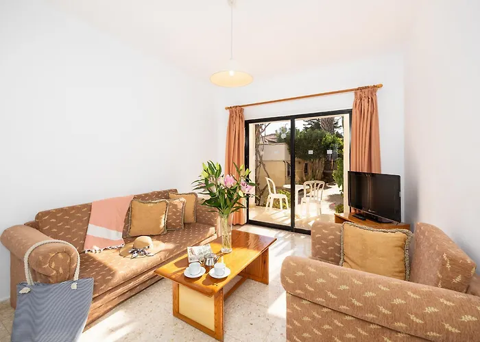 Aparthotel Tavros 3*