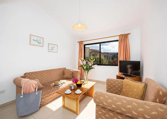 Tavros Aparthotel 3*