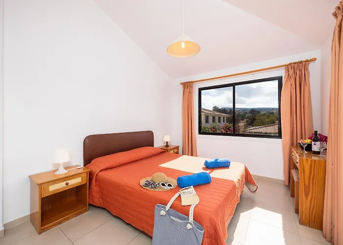 Aparthotel Tavros 3*