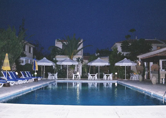 Aparthotel Tavros 3*