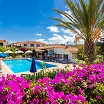 Hotel apartamentowy Tavros