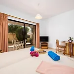 Hotel apartamentowy Tavros
