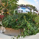 Tavros Hotel apartamentowy 3*