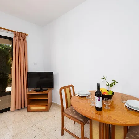 Tavros Aparthotel Polis