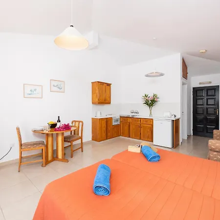 Aparthotel Tavros Polis