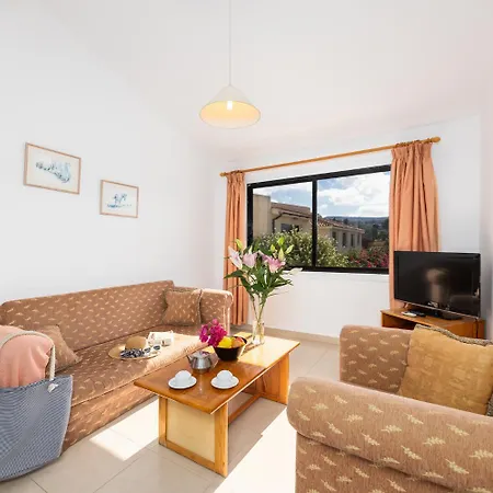 Tavros Aparthotel 3*