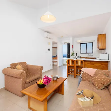 Tavros Aparthotel Polis