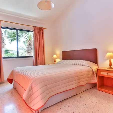 Tavros Aparthotel Polis