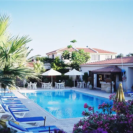 Aparthotel Tavros