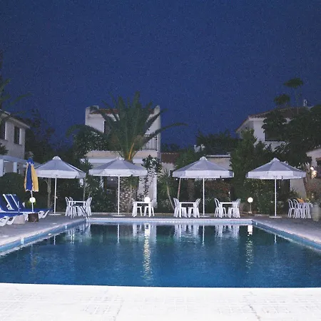 Aparthotel Tavros 3*