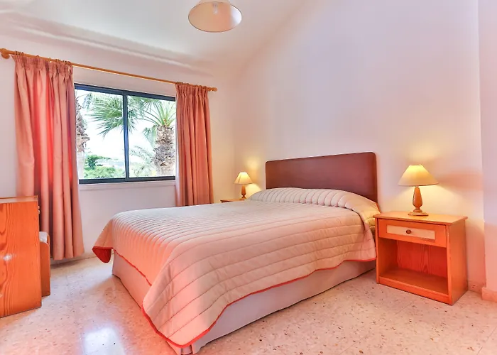 Tavros Lägenhetshotell Polis