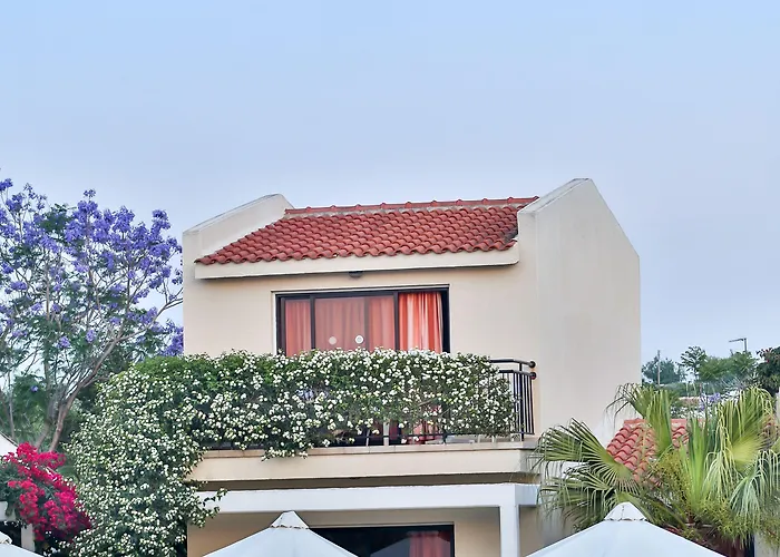 Tavros アパートホテル Polis